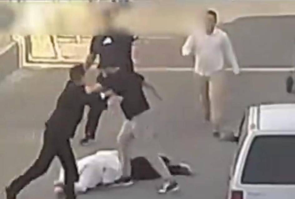 Farg‘onada ikki erkak shifokorni kaltakladi